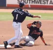 Shinjo advances to second